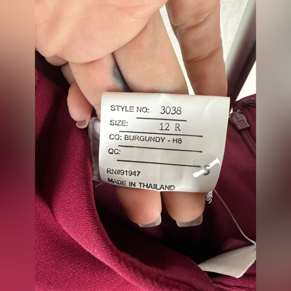 Dessy Collection Burgundy Off-The-Shoulder Notch Trumpet Gown Size 12 NWT - Picture 6 of 17